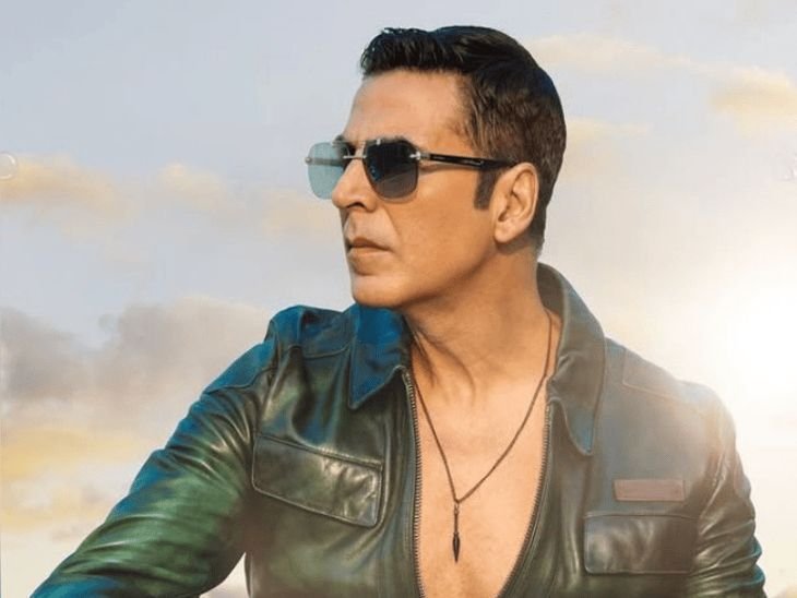 टेली प्रॉम्प्टरवर संवाद वाचल्याने ट्रोल झाला होता अक्षय कुमार:अमीषा पटेल बचावात म्हणाली- 'त्यांनी माझ्यासोबत दोन चित्रपट केले, असे करताना कधी पाहिले नाही'