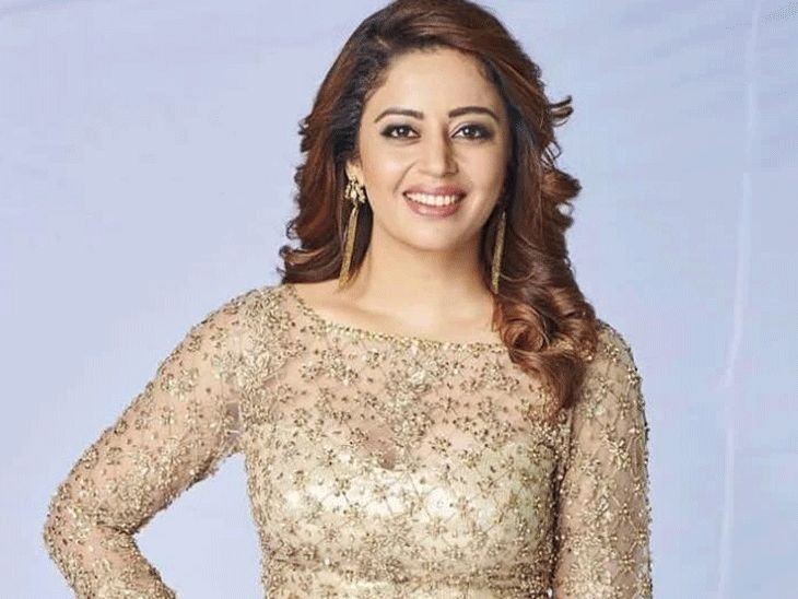 नेहा पेंडसेला रस्त्यावर एका व्यक्तीने पकडले होते:अभिनेत्रीने घाबरून चावी त्या व्यक्तीच्या गाडीवर फेकली होती