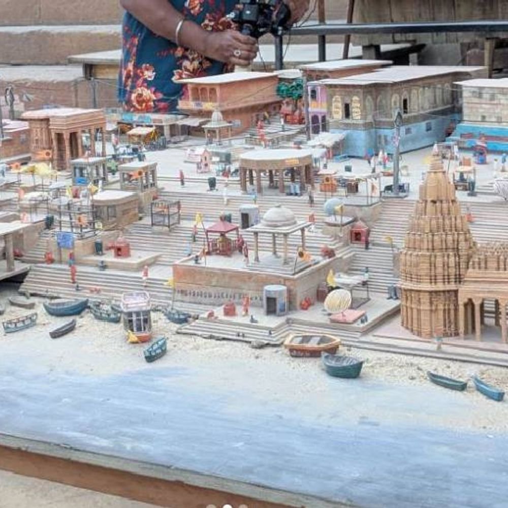 ‘वाराणसी’साठी राजामौलींनी रचले विशाल सिनेमॅटिक जग:रत्नेश्वर मंदिरापासून घाटांपर्यंत 6 एकरमध्ये उभारली 'काशी', बारीक तपशीलांसह तयार केला सेट