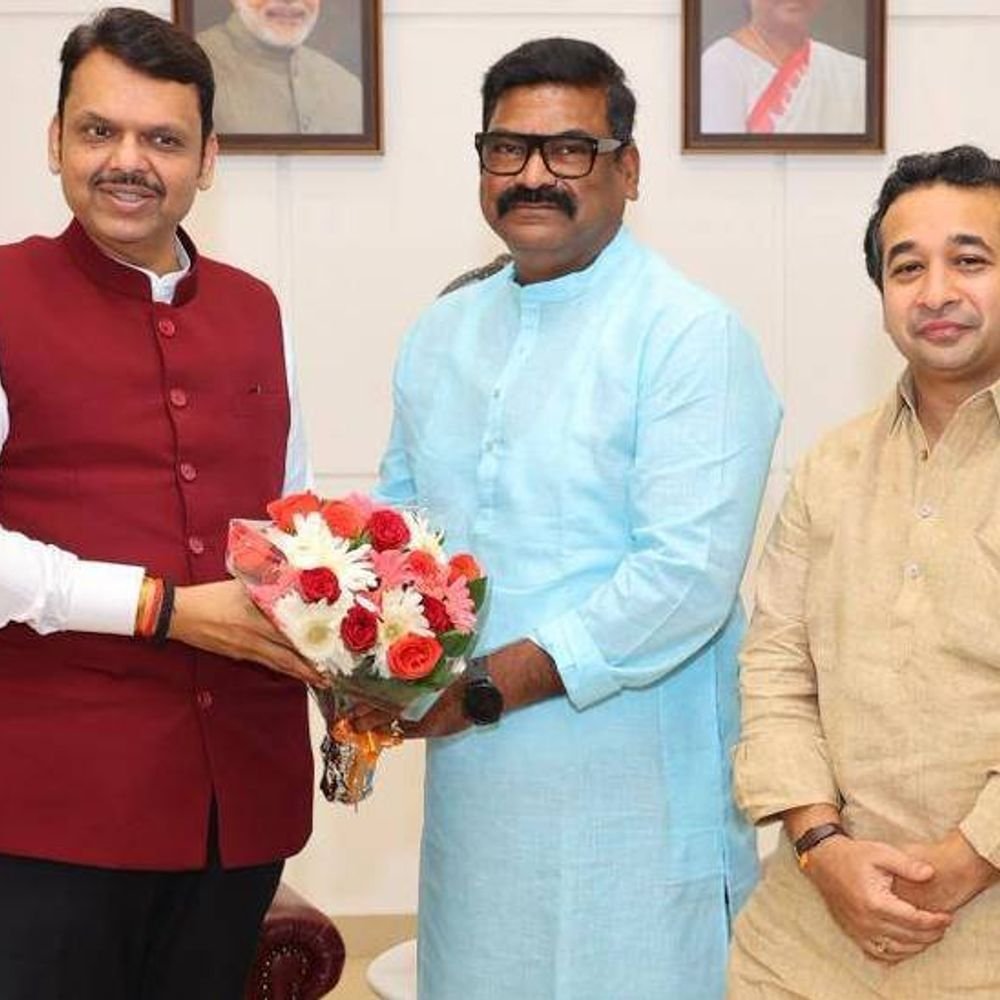 राज ठाकरेंचे कट्टर समर्थक संतोष धुरी भाजपच्या वाटेवर:मंत्री नितेश राणेंच्या पुढाकाराने फडणवीसांची भेट; दुपारी एक वाजता प्रवेश सोहळा