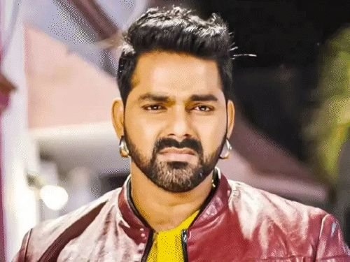 डाकूमध्ये अदिवि शेष आणि पवन सिंह एकत्र दिसणार:नृत्य करताना दिसतील, मृणाल ठाकूर मुख्य भूमिका साकारणार