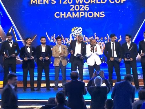 गिल-मंधाना BCCI आंतरराष्ट्रीय क्रिकेटपटू:2 वर्षात ICC ट्रॉफी जिंकणाऱ्या पाचही संघाचा सन्मान, द्रविड-मिताली यांना जीवनगौरव पुरस्कार