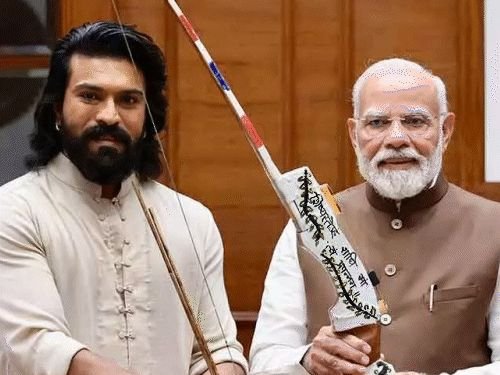 PM मोदींनी ‘पेड्डी’ चित्रपटाची कथा विचारली होती:राम चरण म्हणाले होते- चित्रपटाची संकल्पना विकसित भारतासारखी आहे