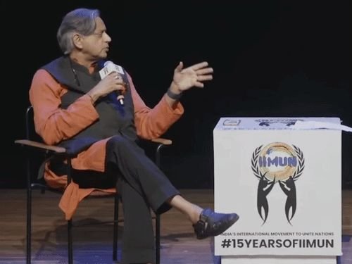 थरूर म्हणाले- RSS ची विचारधारा बदलली नाही:त्यांचा उद्देश देशाला हिंदू राष्ट्र म्हणून पुढे नेण्याचा, पण भागवतांचे विधान बदलाचे संकेत