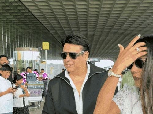 ‘त्याची बुद्धी भ्रष्ट झालीय’:गोविंदा अभिनेत्री कोमलसोबत दिसल्याने पत्नी सुनीता भडकली, म्हटले- किती नीच दर्जा आहे