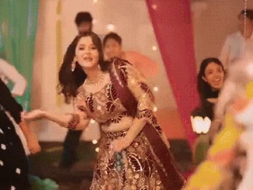 हरियाणवी अभिनेत्रीच्या कंबरेशी छेडछाड प्रकरण महिला आयोगाकडे पोहोचले:अंजली राघव म्हणाली- पवन सिंहच्या टीमने बदनामी केली; सीतेची भूमिका हिरावली