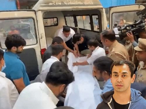 अखिलेश यादव यांचे बंधू प्रतीक यांचे लखनऊमध्ये निधन:मृत्यूचे कारण अजून अज्ञात, 38 वर्षांचे होते; पत्नी अपर्णा भाजप नेत्या आहेत