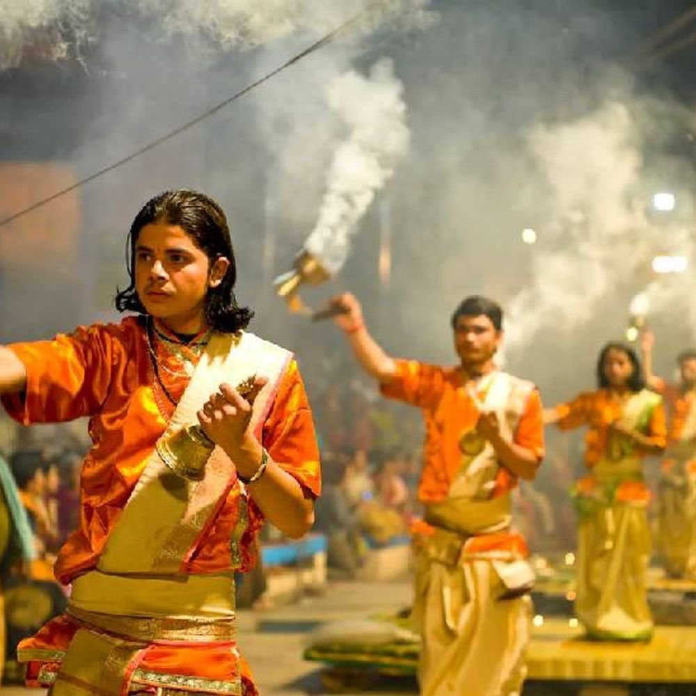 आध्यात्मिक प्रवाशांमध्ये 53% वाटा जेन-झीचा; 69% पुरुष:हेरिटेज वॉक, गाइडेड स्टोरीटेलिंग, योग, ध्यान, सांस्कृतिक कार्यक्रम देखील धार्मिक पर्यटनाचा भाग