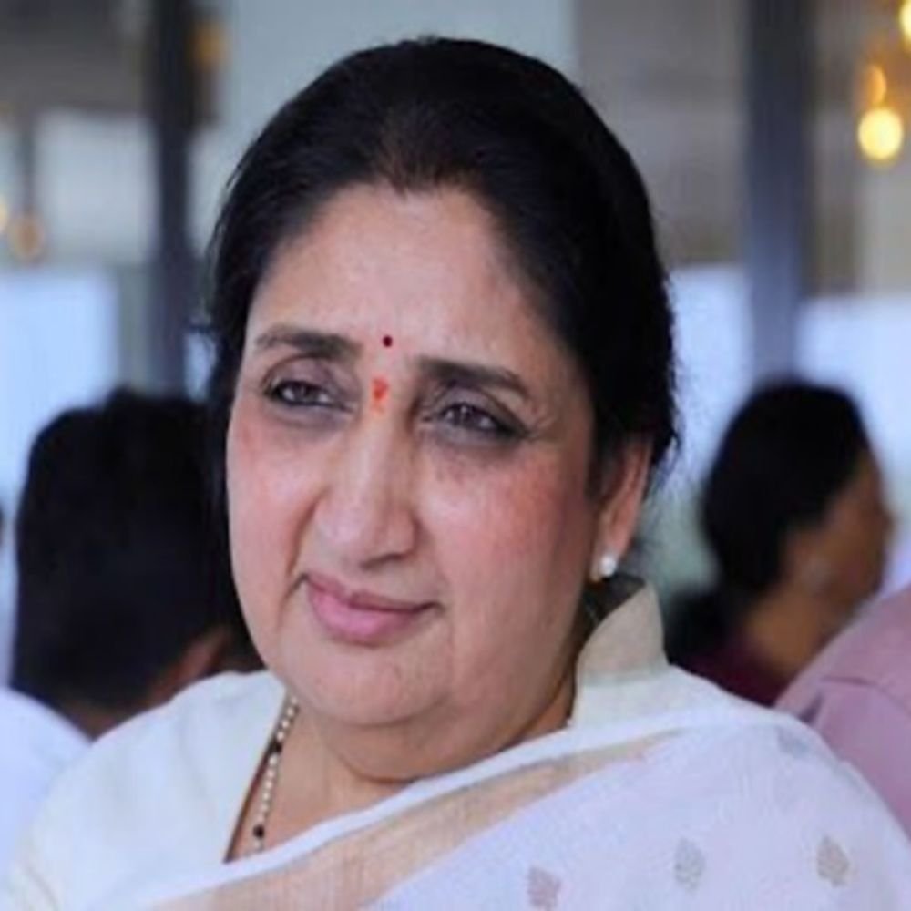 सुनेत्रा पवार यांची माळेगाव कारखान्याला भेट:अजित पवारांच्या जागी चेअरमन म्हणून होणार निवड; पण निवड अचानक पडली लांबणीवर