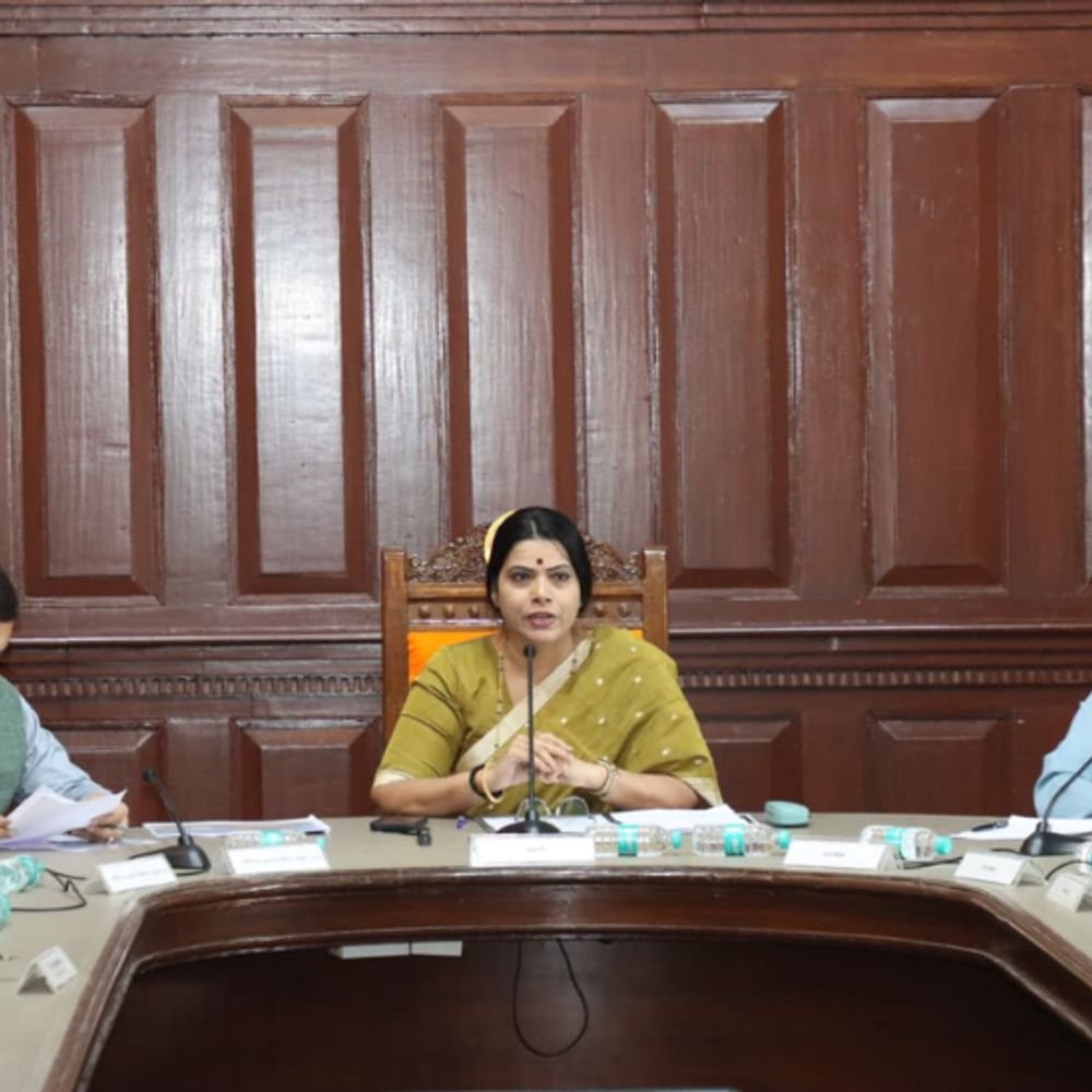 मुंबईतील नियोजित चारही प्रवेशद्वार परिसराचा होणार विकास:सुशोभीकरणाच्या संकल्पना पुढील १५ दिवसांत सादर करा, महापौर रितू तावडेंचे निर्देश