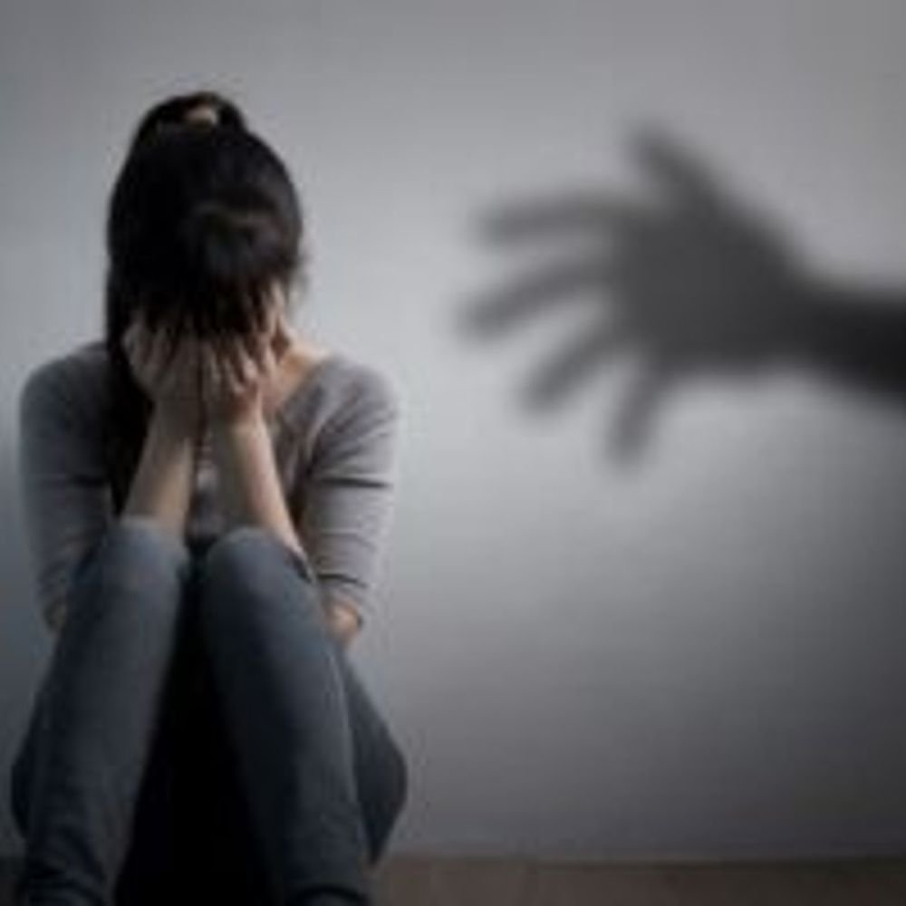 उबर रायडरने मुलीची छेड काढली:आरोपीने वारंवार ब्रेक लावले, पीडितेने बाईकवरून उडी मारण्याची धमकी दिल्यावर सोडून पळून गेला