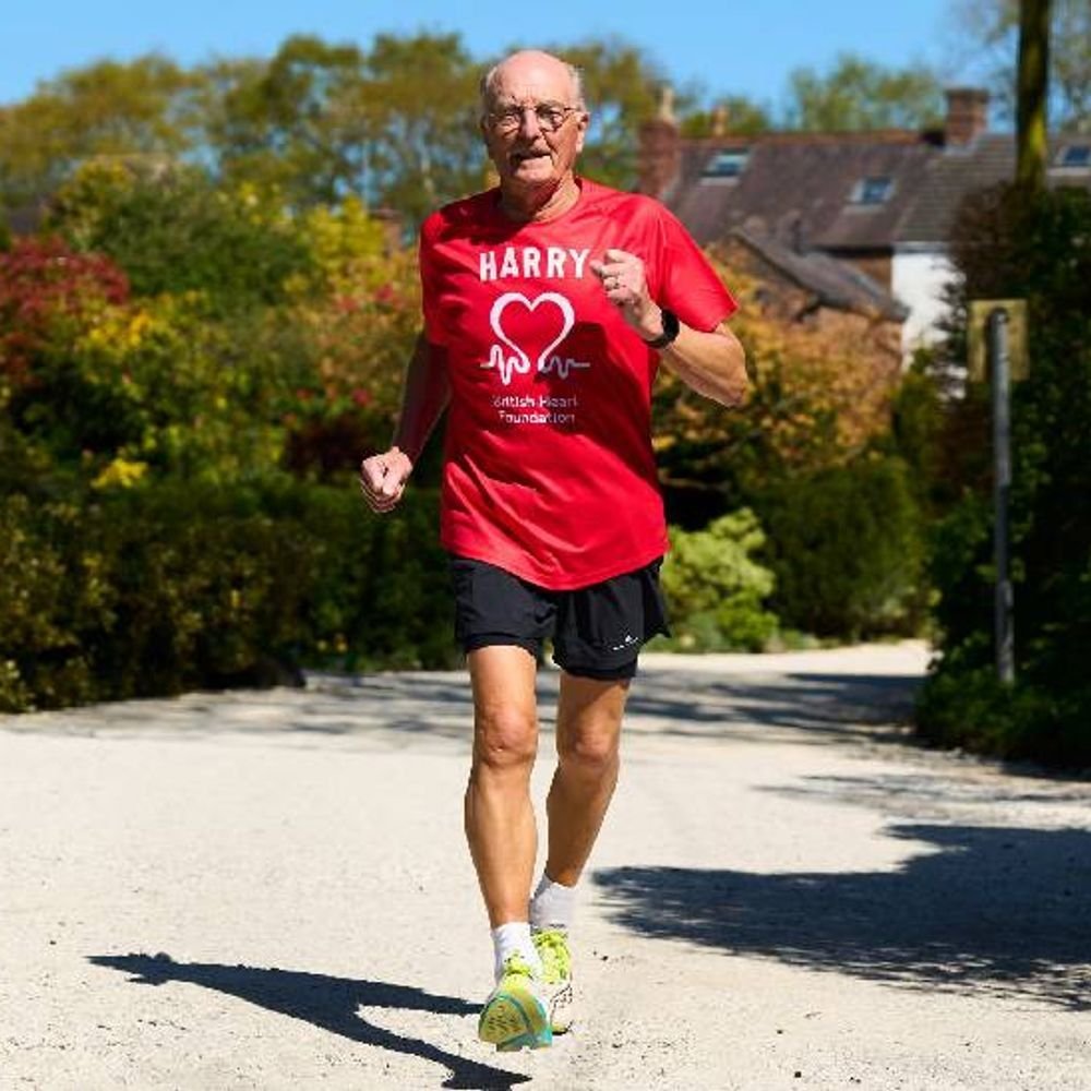 लंडन मॅरेथॉनची 46 वी आवृत्ती आज:59 हजार स्पर्धक उतरतील; 88 वर्षांचे हॅरी सर्वात वयस्कर धावपटू, 57 व्या वर्षी धावायला सुरुवात केली