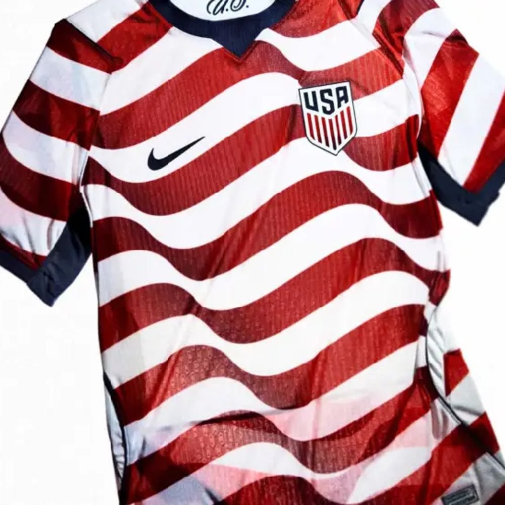 अमेरिकेच्या वर्ल्ड कप जर्सीची कथा:2022 च्या बंडानंतर खेळाडूंनी स्वतः 2026 ची डिझाइन ठरवली; अवे जर्सी नाईट क्लबमध्ये घालू शकतात