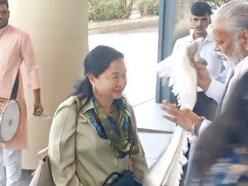 वन नेशन, वन इलेक्शन- JPC ची टीम गुजरातमध्ये पोहोचली:प्रियंका गांधी यांच्यासह 39 सदस्य सर्व पक्षांच्या नेत्यांची भेट घेणार