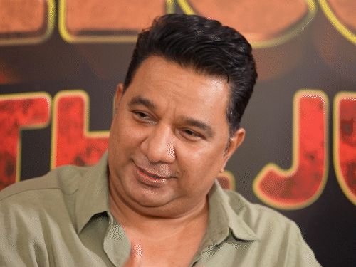 आफताब म्हणाला- शूटिंगपेक्षा जास्त जेवणाची वाट पाहत होतो:दिग्दर्शकाने सांगितले- असे वाटत होते जणू आम्ही चित्रपट नाही, आठवणी बनवत होतो