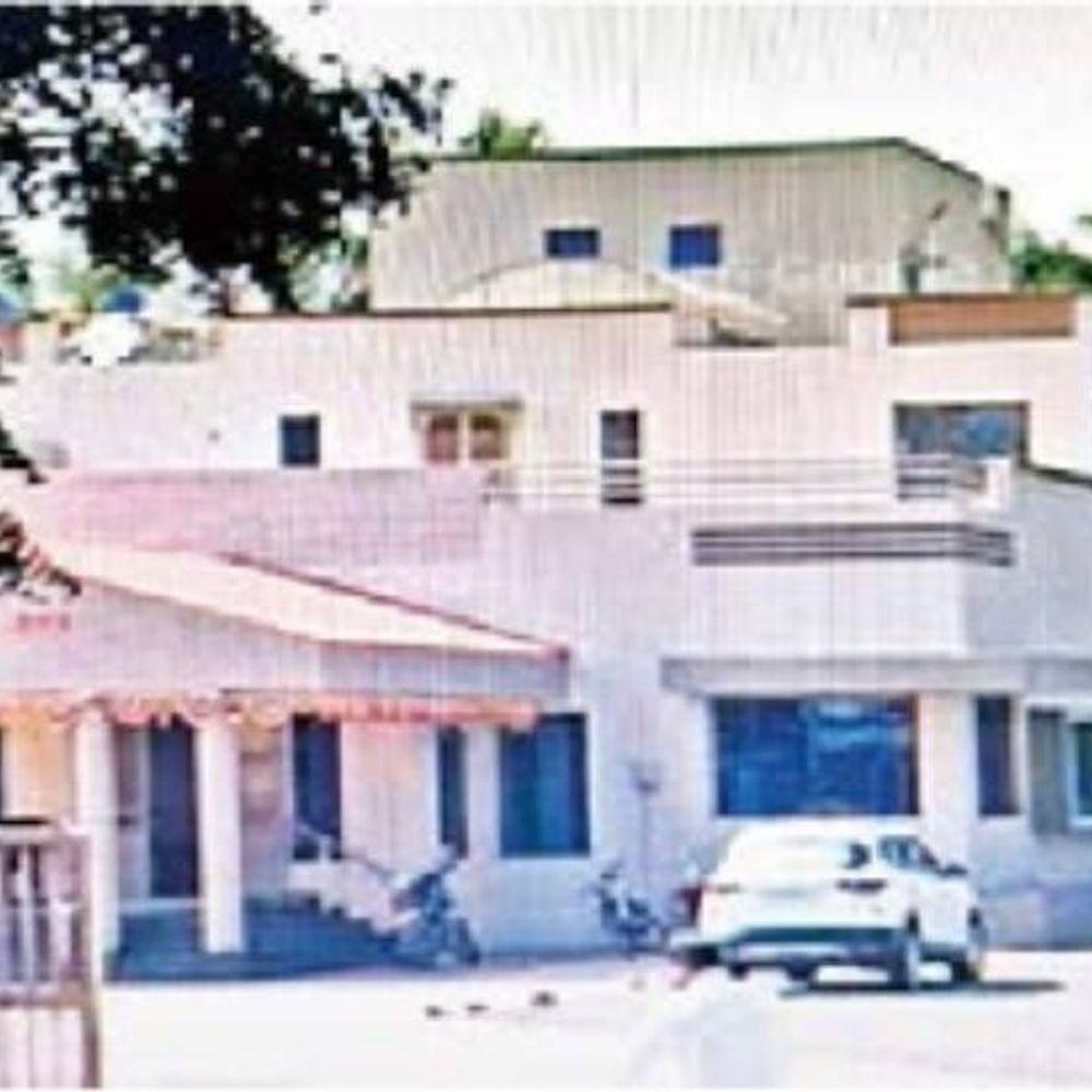 नाशिकला श्रमिकांच्या कल्याणापेक्षा संस्थांवर नेत्यांची मक्तेदारी:ठेक्यांसाठी काेट्यधीश नेते बनले बांधकाम मजूर; नियम धाब्यावर