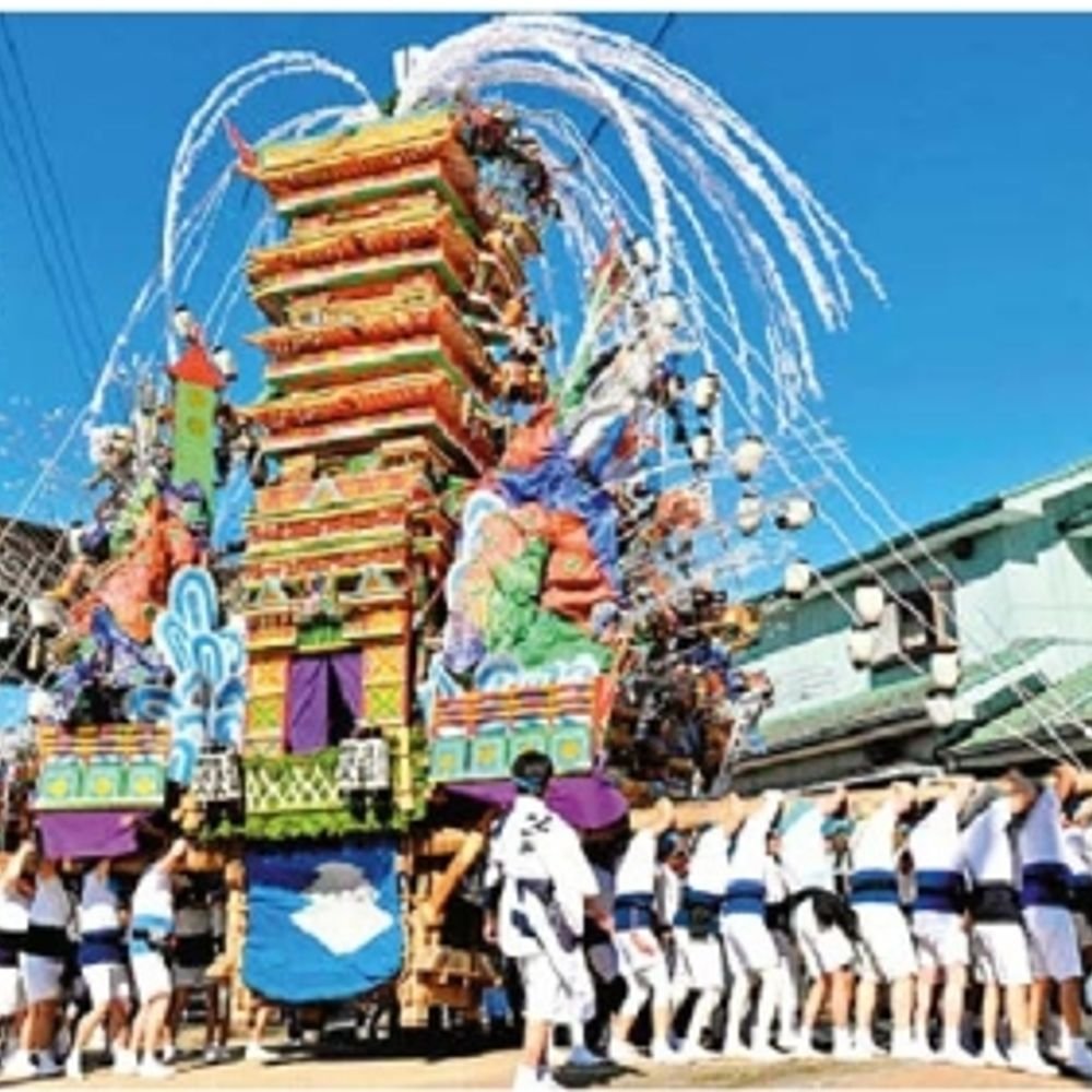 मंडे फोटो स्टोरी:जपानमध्ये साथीच्या रोगांपासून संरक्षणासाठी देवतांचे रथ उतरले; 300 वर्षांची जुनी परंपरा