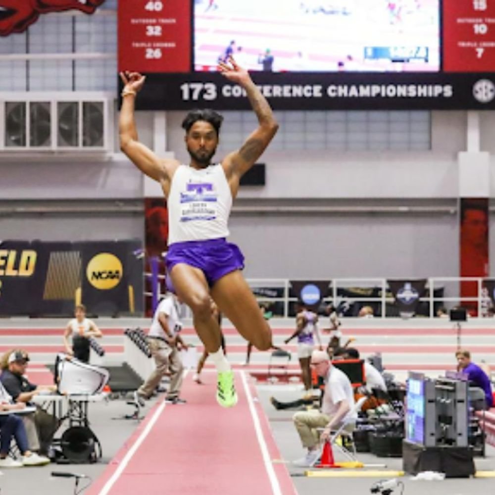 अमेरिकेत लोकेश सत्यनाथनने लांब उडीत जिंकले सुवर्णपदक:8.21 मीटर लांब उडी मारली; विजेतेपद जिंकणारा चौथा भारतीय