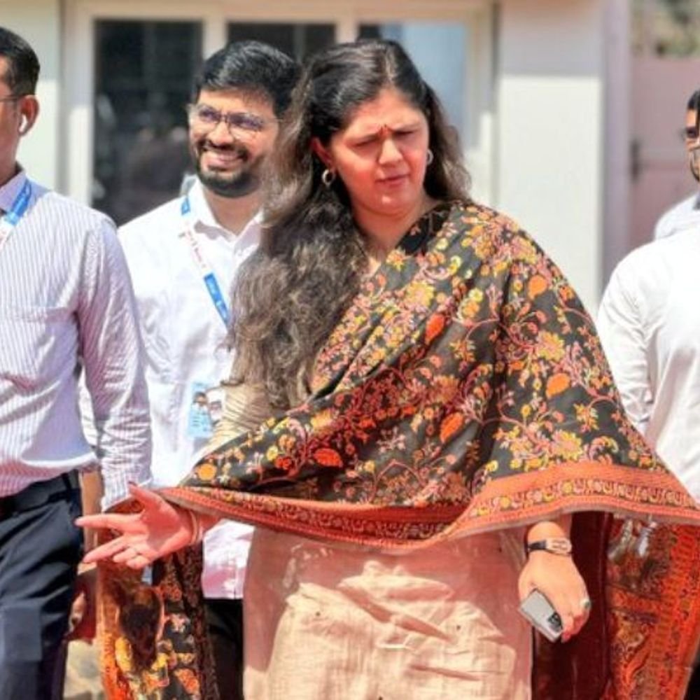 IAS एम. देवेंद्र सिंग निलंबित!:मंत्री पंकजा मुंडेंच्या आदेशांकडे दुर्लक्ष करणे पडले महागात, अधिवेशन काळातच कारवाई