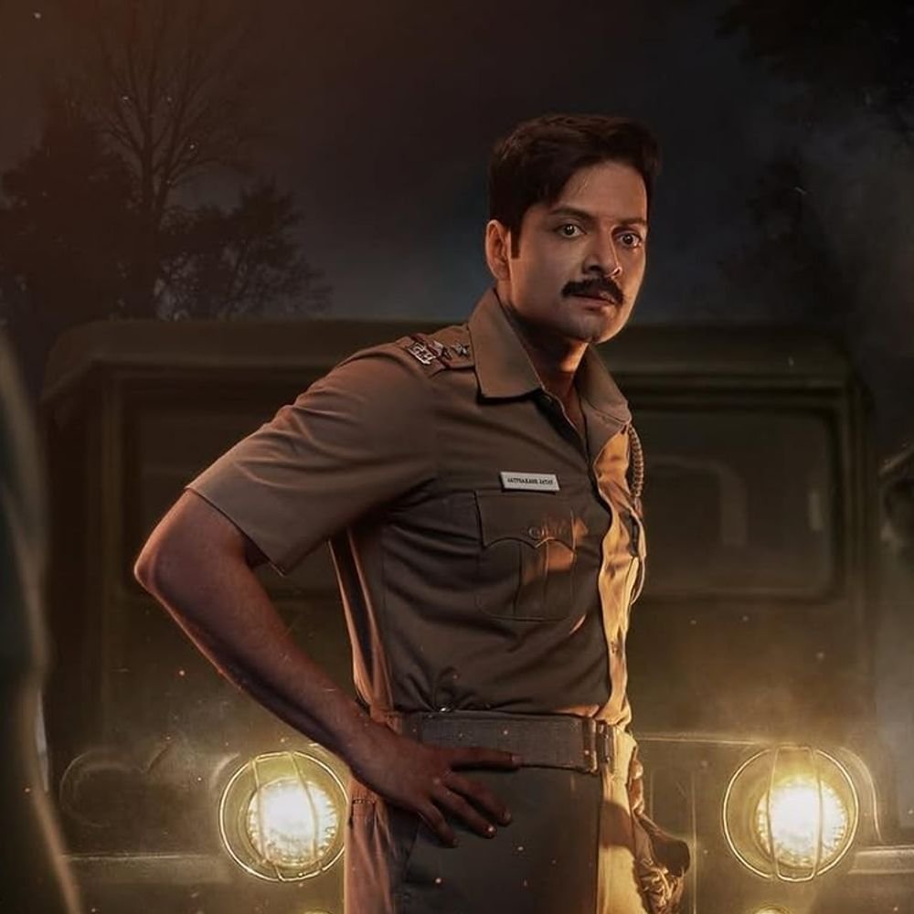 वेब सिरीज 'राख' चा फर्स्ट लुक रिलीज:अली फजल पोलिस अधिकाऱ्याच्या भूमिकेत दिसणार, सोनाली बेंद्रे म्हणाली- कथा ऐकून लगेच होकार दिला होता