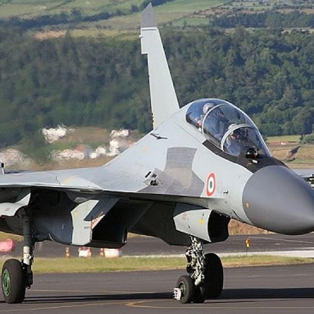 आसाममध्ये वायुसेनेचे सुखोई फायटर जेट कोसळले:दोन्ही वैमानिकांचा मृत्यू, जोरहाटपासून 60 किमी दूर अपघात; सैन्याकडून वैमानिक आणि विमानाचा शोध