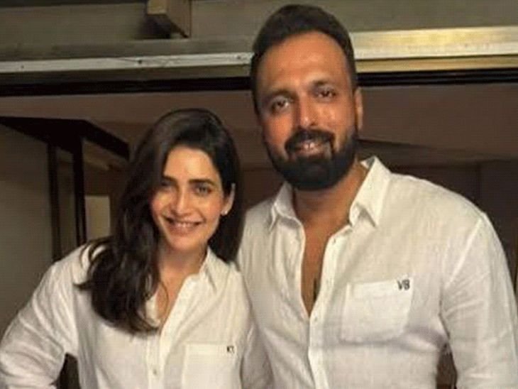 अभिनेत्री करिश्मा तन्नाने गरोदरपणाची बातमी शेअर केली:पती वरुण बंगेरासोबत आनंद व्यक्त केला; चाहते आणि सेलिब्रिटींनी दिल्या शुभेच्छा