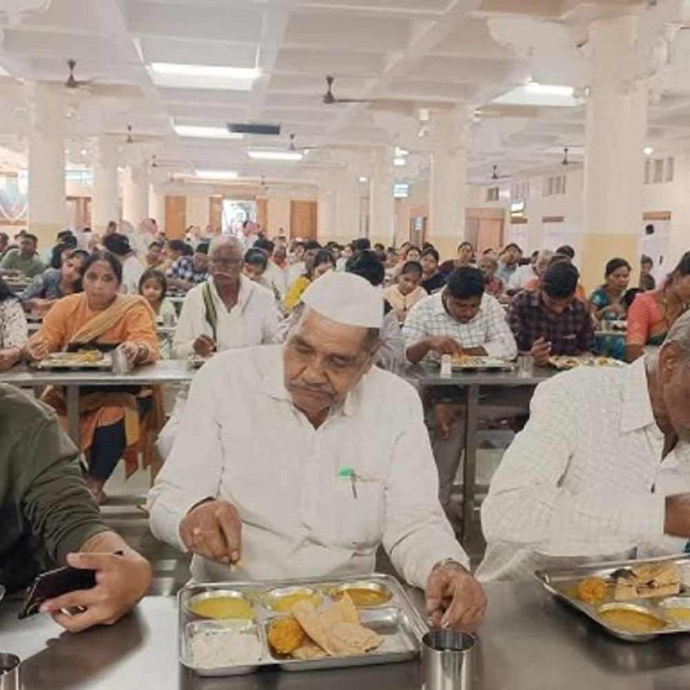 गॅस टंचाईवर शेगाव संस्थानची मात!:स्टीम बॉयलरच्या सहाय्याने शिजते अन्न; गजानन महाराजांचा महाप्रसाद अखंड सुरू