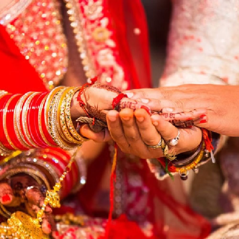 87% पुरुष जास्त कमावणाऱ्या स्त्रीशीही लग्न करण्यास तयार:27 ऐवजी 29 व्या वर्षी जोडीदार शोधत आहेत लोक