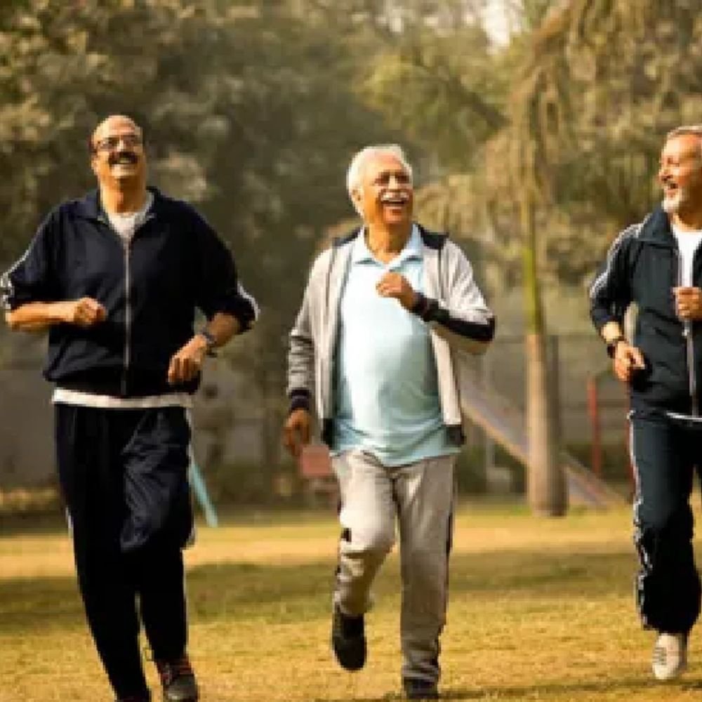 कामासोबत आनंदाने जगण्याचे 7 सूत्र:105 वर्षांच्या वयात कर्तव्य बजावणाऱ्या डॉक्टरांची शिकवण; प्रत्येक लहान त्रासावर घाबरणे आणि सतत तपासण्या करत राहणे तणाव वाढवते