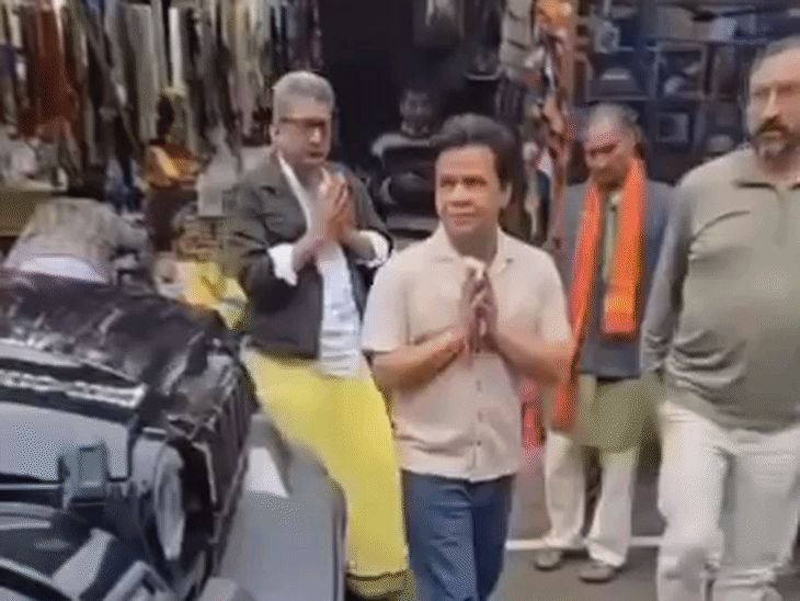 उत्तराखंडमधील जागेश्वर आणि डोल आश्रमात पोहोचले अभिनेते राजपाल यादव:पारंपरिक भगव्या वस्त्रात दिसले, धामच्या धार्मिक महत्त्वाचे केले कौतुक
