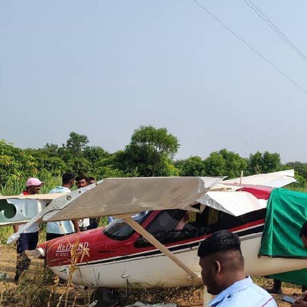 बारामतीत पुन्हा विमान दुर्घटना:रेडबर्डचं ट्रेनिंग एअरक्राफ्ट कोसळल्याने भीतीचं वातावरण; अजित पवारांच्या आठवणी ताज्या