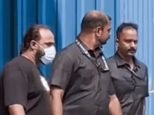 सलीम खान प्रकृती बिघडल्याने ICU मध्ये:मुंबईतील लीलावती रुग्णालयात दाखल; मुलगा सलमान खान रुग्णालयात पोहोचला