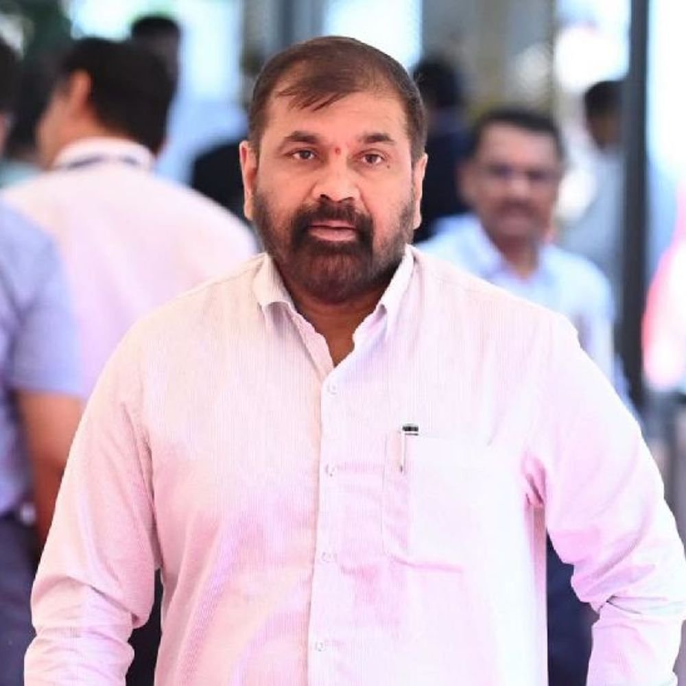 पक्षांतरानंतर एका दिवसातच उपसभापतिपद मिळवणारे सचिन अहिर एकमेव:पक्ष बदलून 24 तासांत अहिर झाले विधान परिषदेचे 17 वे उपसभापती