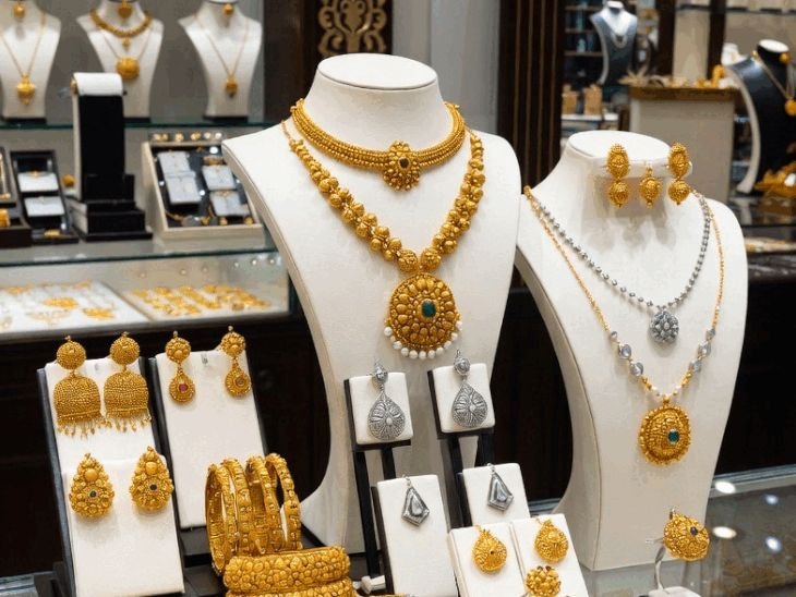 चांदी ₹4,421 ने घसरून ₹2.47 लाखांवर:सोने ₹552 ने घसरून ₹1.50 लाख तोळा, कॅरेटनुसार किंमत पहा