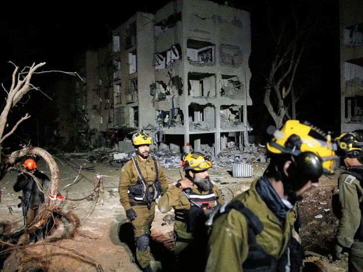 डिमोना शहरावरील हल्ल्यामुळे इस्रायली डिफेन्सची पोलखोल:1500 किमीवरून आली इराणी क्षेपणास्त्रे, THAAD, एरो व आयर्न डोम कसे फेल झाले?