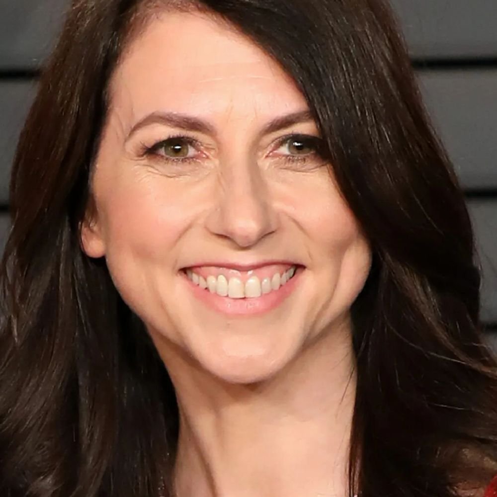 शिक्षण, आरोग्यावर सर्वाधिक खर्च करताहेत अमेरिकन परोपकारी:टॉप-50 दानशूरांनी विक्रमी 2 लाख कोटी दिले; ब्लूमबर्ग पहिल्या स्थानावर, गेट्स दुसऱ्या स्थानावर