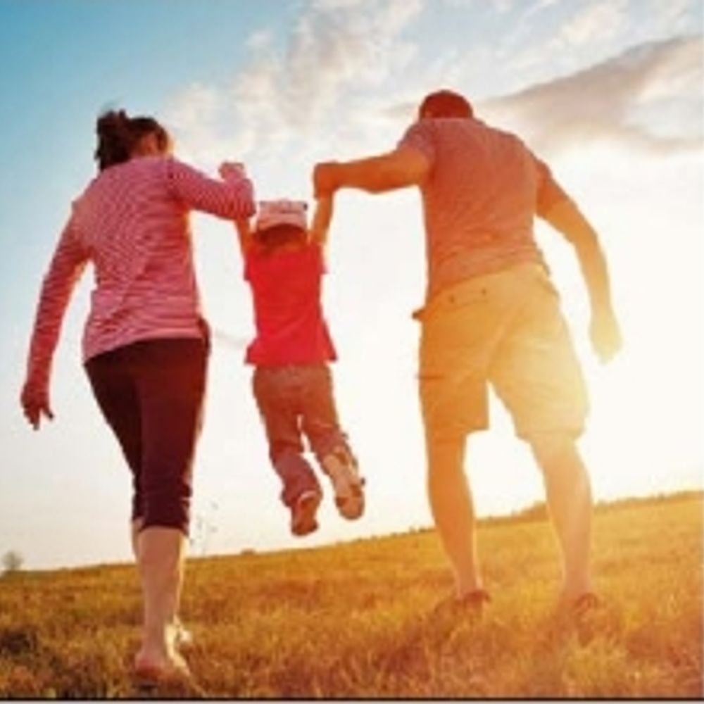 कठोर शिस्त आई-वडील आणि मुलांमध्ये अंतर वाढवते:मित्रांप्रमाणे संगोपन करा; दीर्घकाळ संबंध टिकतील