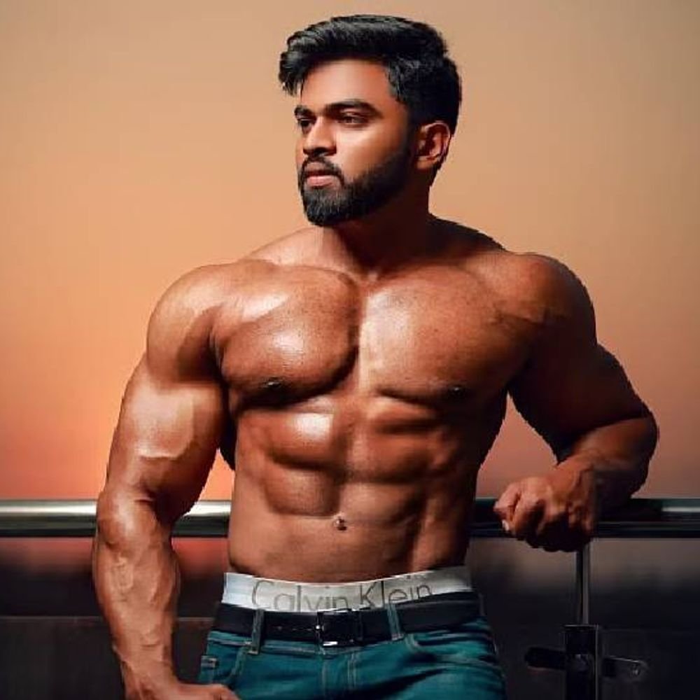 आईने मंगळसूत्र विकून मुलाला बनवले मिस्टर इंडिया:आहाराचा खर्चही भागत नव्हता, पण त्याने फिटनेस आयकॉन बनत आईला दिले कोटीचे घर-गाडी गिफ्ट