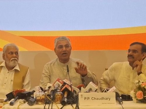 गुजरात विधानसभा निवडणुका 2027 मध्ये होणार:2029 मध्ये 'वन नेशन, वन इलेक्शन'ची अंमलबजावणी झाल्यास 2034 पुन्हा निवडणुका होतील: पी.पी.चौधरी