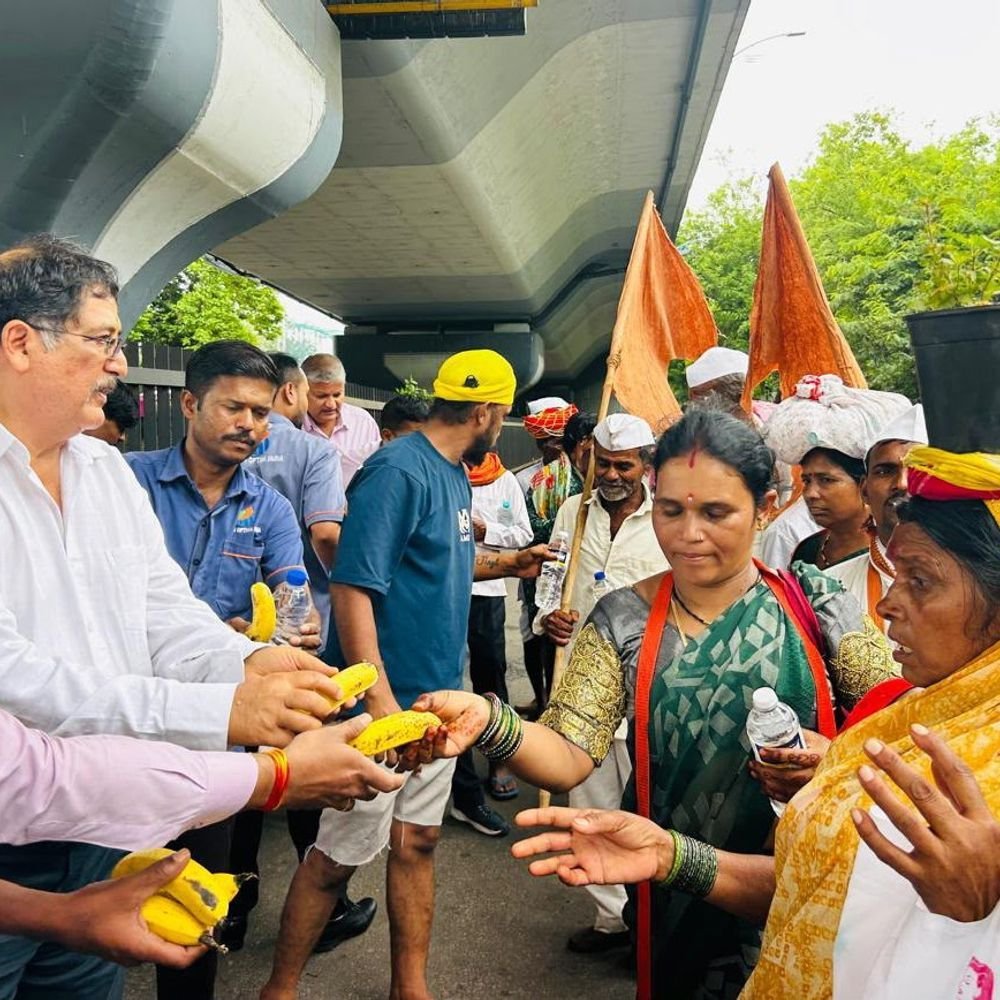 पुण्यातील खान कुटुंब तीन पिढ्यांपासून करते वारकऱ्यांची सेवा:आषाढी वारीनिमित्त भोजन, पाणी देऊन जपली सर्वधर्म समभावाची परंपरा