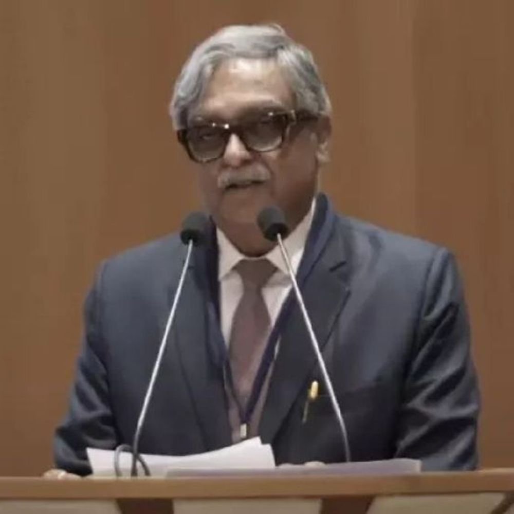 AI वकिलाच्या मेंदूची जागा घेऊ शकत नाही:SC चे न्यायाधीश म्हणाले-AI वेळ वाचवण्यासाठी उपयुक्त, पण शिस्तबद्ध निर्णय घेण्यासाठी सक्षम नाही