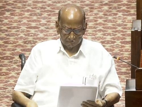 राज्यसभेत 19 नवीन सदस्यांनी शपथ घेतली:शरद पवार व्हीलचेअरवर पोहोचले; 16 एप्रिलपासून तीन दिवसांचे विशेष अधिवेशन