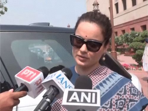 'सरके चुनर' गाण्यावर कंगना रणौत भडकली:नोरा फतेही-संजय दत्तवर चित्रित केलेले गाणे अश्लीलतेच्या आरोपांनंतर यूट्यूबवरून हटवले