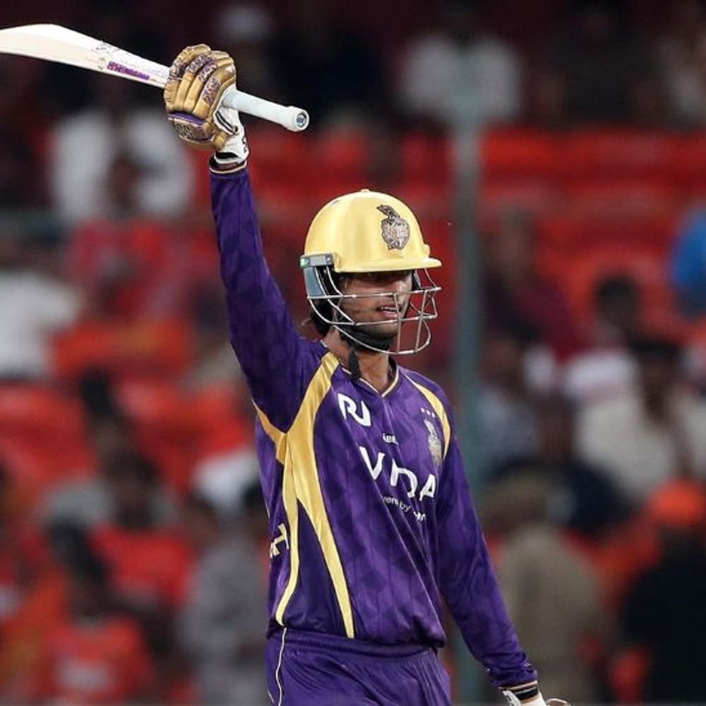 IPL- कोलकाताचा सलग तिसरा विजय:हैदराबादला 7 गडी राखून हरवले; रघुवंशीचे अर्धशतक, वरुणच्या 3 विकेट