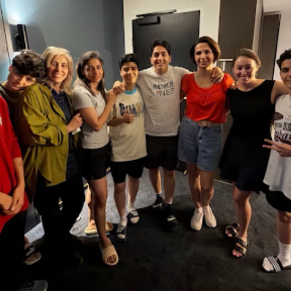 इराण महिला फुटबॉल संघाच्या आणखी 3 सदस्य परतणार:ऑस्ट्रेलियामध्ये निर्वासित म्हणून राहण्याचा निर्णय बदलला; आता फक्त 4 खेळाडू सिडनीमध्ये थांबल्या