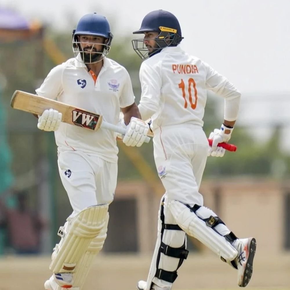 जम्मू-काश्मीर 67 वर्षांत पहिल्यांदाच रणजी विजेता बनला:अंतिम सामना अनिर्णित राहिला, कर्नाटकविरुद्ध पहिल्या डावातील आघाडीच्या आधारावर विजय निश्चित