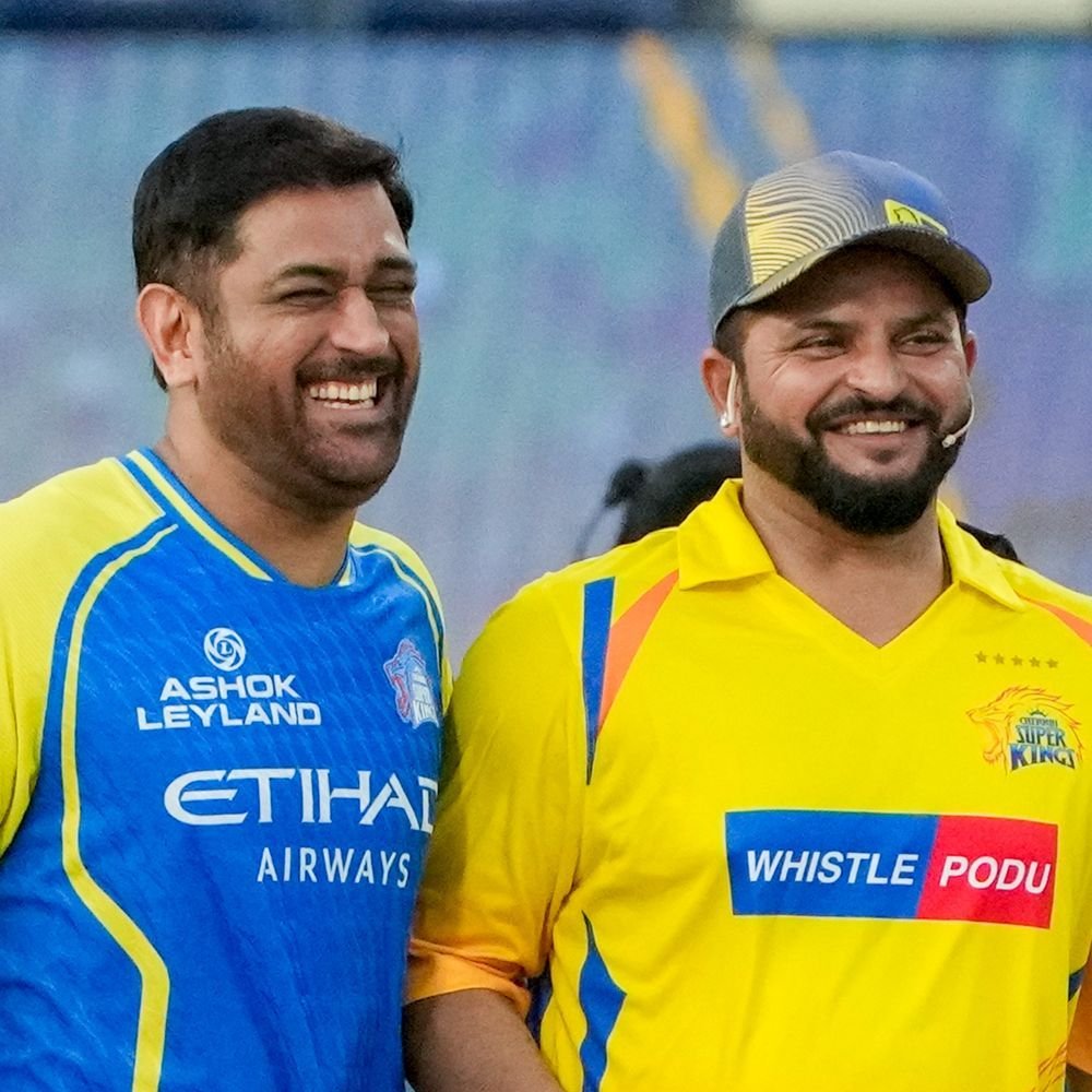 CSK रियुनियनमध्ये धोनी-ब्राव्होचे चॅम्पियन गाण्यावर नृत्य:सुरेश रैनाला मिठी मारली; चेपॉक स्टेडियममध्ये संजू-दुबेचा सत्कार करण्यात आला