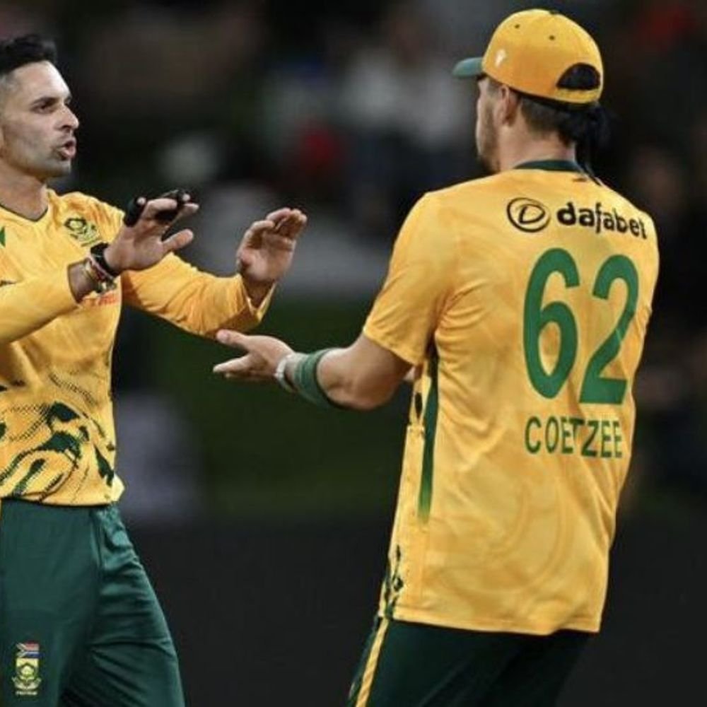 दक्षिण आफ्रिकेने न्यूझीलंडला 7 विकेट्सने हरवले:टी-20 मध्ये 92 धावांचे लक्ष्य मिळाले होते, पदार्पण करणाऱ्या मोकोएनाने घेतल्या 3 विकेट्स