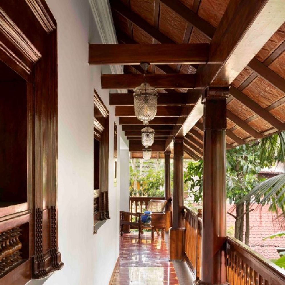 परदेशी झगमगाटाने कंटाळून मातीशी जोडले जात आहेत भारतवंशीय:NRI भारतात पारंपरिक घरे बांधताहेत; मंदिरासारखे नक्षीकाम, मोकळे अंगण आठवणींना उजाळा देताहेत