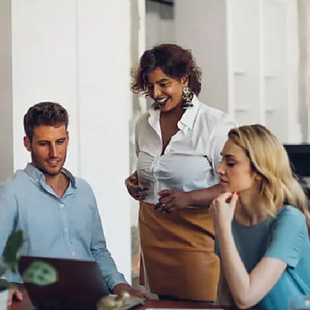 मनमोकळेपणाने बोलणाऱ्यांवर लोकांचा जास्त विश्वास:हार्वर्ड प्रोफेसर म्हणतात की - बिनधास्त बोलल्याने करिअर अन् नातेसंबंध मजबूत होतात